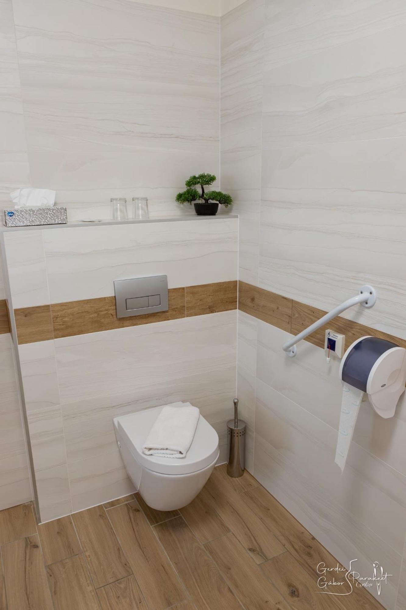 Ludvig Panzio Bed & Breakfast Villany Ngoại thất bức ảnh