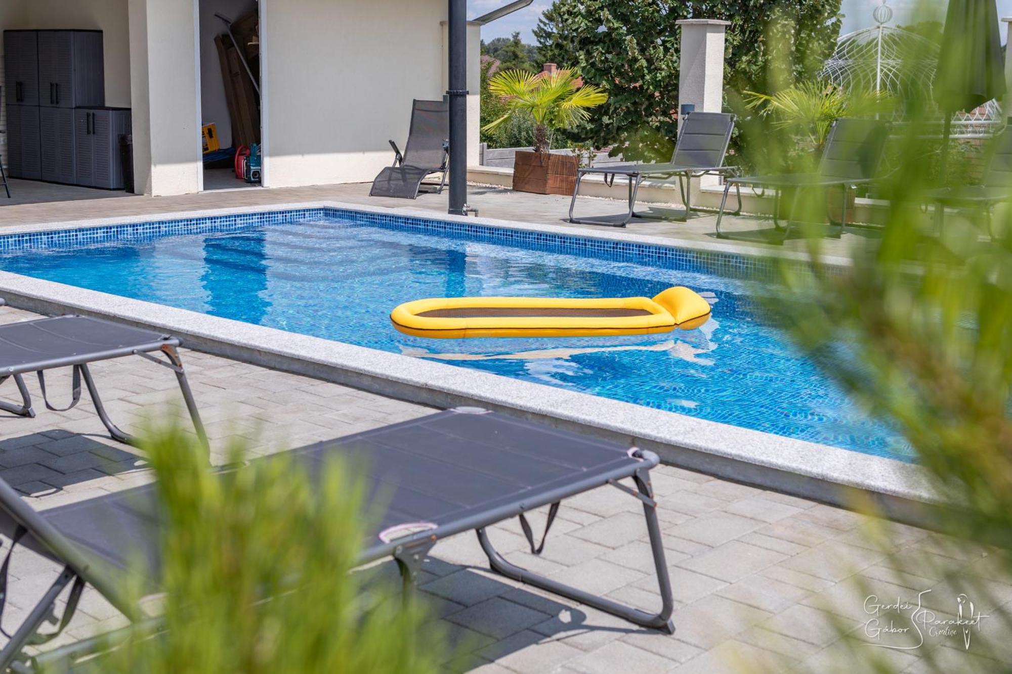 Ludvig Panzio Bed & Breakfast Villany Ngoại thất bức ảnh