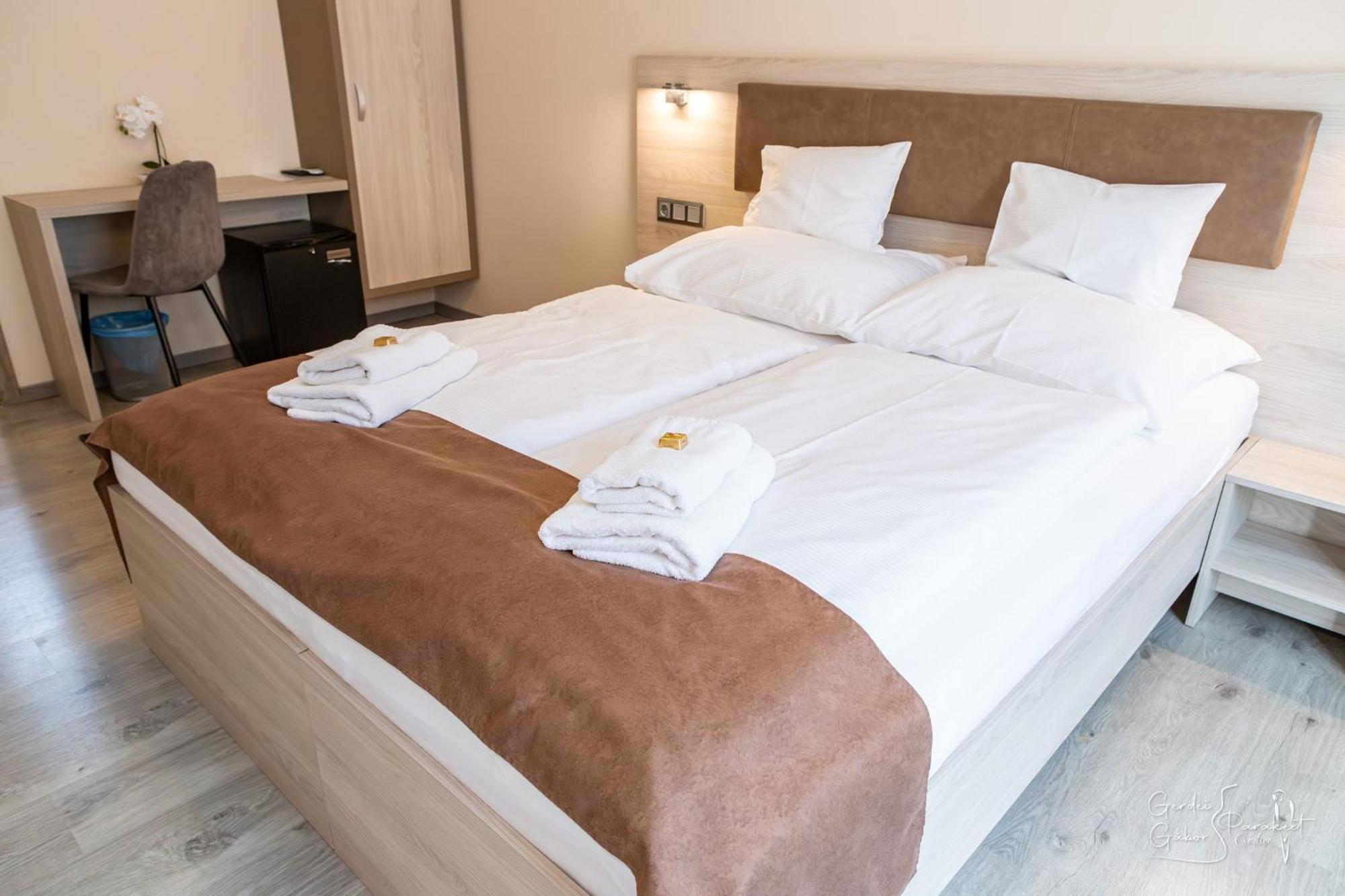Ludvig Panzio Bed & Breakfast Villany Ngoại thất bức ảnh