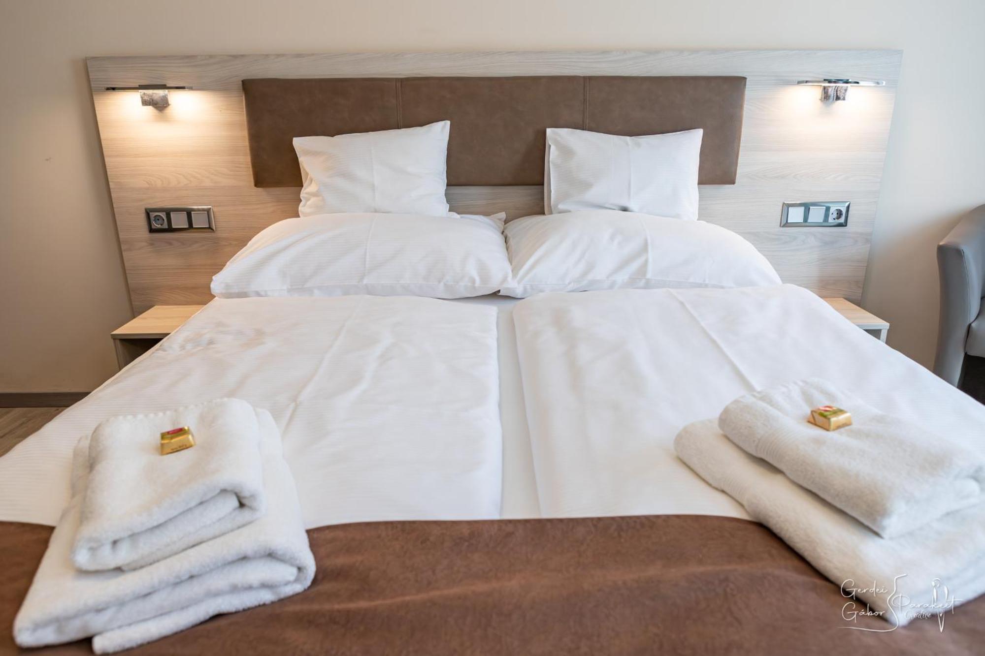 Ludvig Panzio Bed & Breakfast Villany Ngoại thất bức ảnh