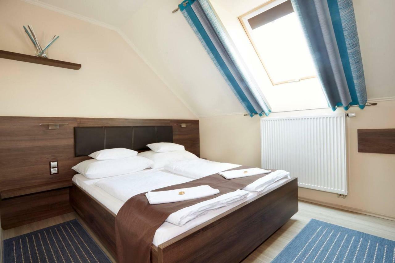 Ludvig Panzio Bed & Breakfast Villany Ngoại thất bức ảnh