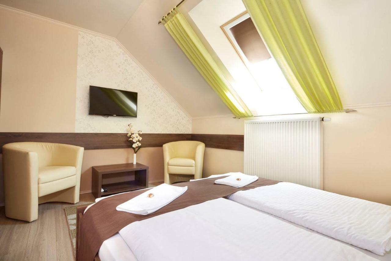 Ludvig Panzio Bed & Breakfast Villany Ngoại thất bức ảnh